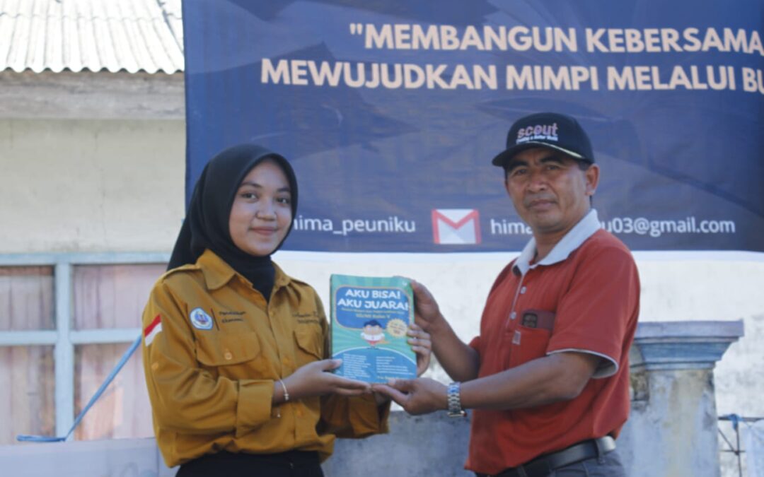 Himpunan Mah PE Berbagi Buku di SDN 1 Pakapasan Hilir Kec. Hantara, Kab. Kuningan